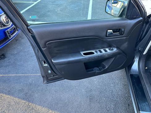 Used 2010 Ford Fusion SEL image 23