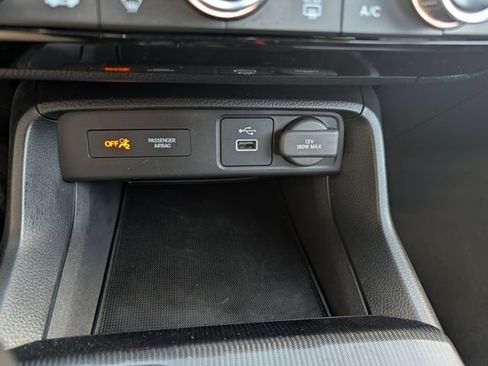 Used 2022 Toyota RAV4 XLE image 21