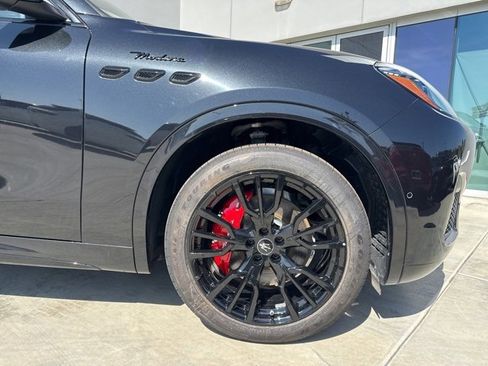 New 2025 Maserati Grecale Modena image 9