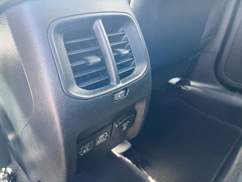 Used 2023 Jeep Cherokee Altitude Lux AWD/4WD image 19