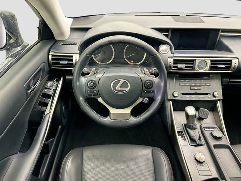 Used 2016 Lexus IS 200t image 10