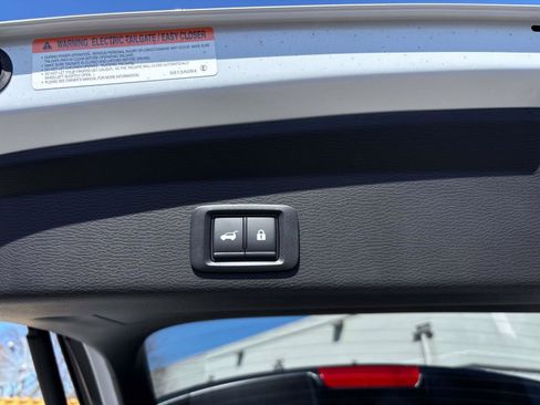 New 2025 Mitsubishi Outlander SE image 5