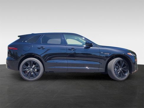 New 2026 Jaguar F-PACE R-Dynamic S image 3