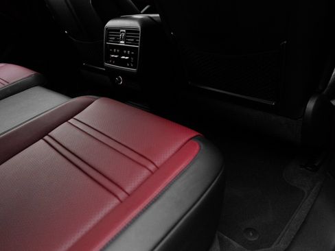 Certified 2025 Porsche Cayenne GTS AWD/4WD image 35