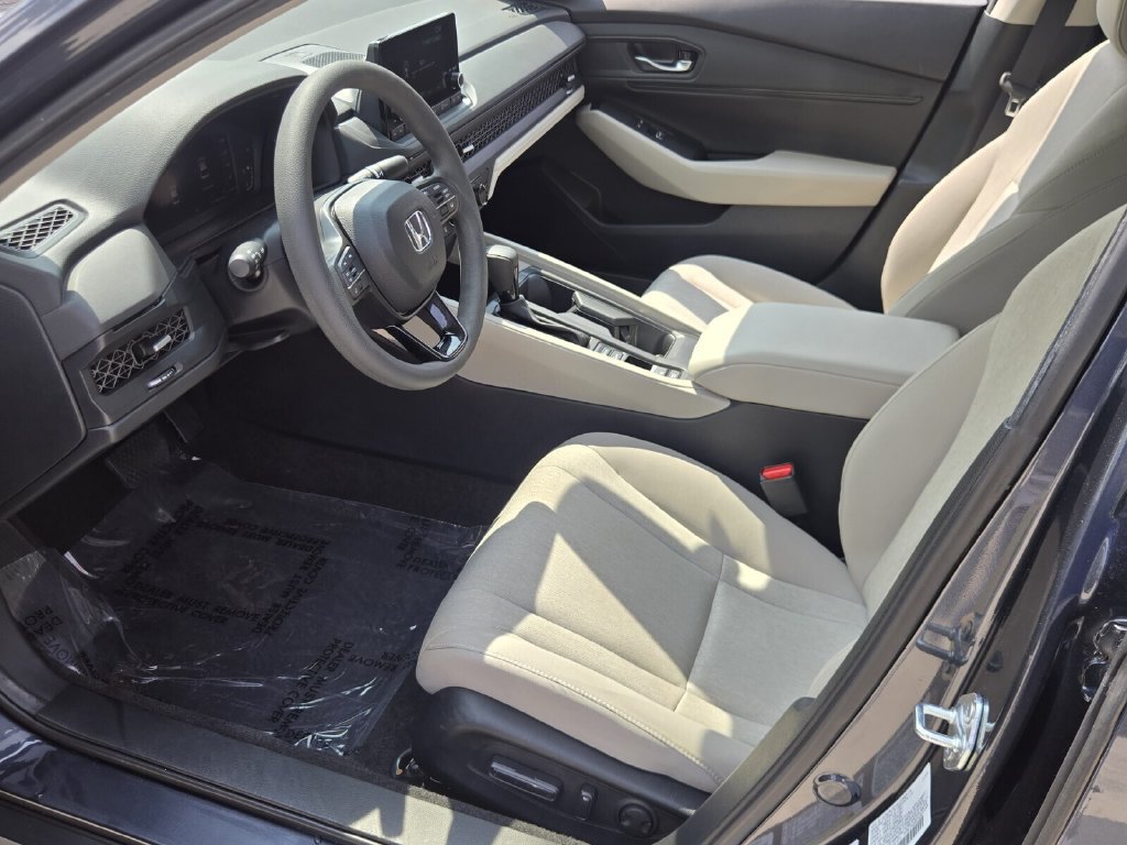 Used 2024 Honda Accord EX image 11