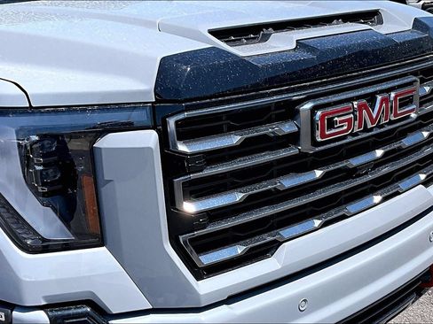 Used 2025 GMC Sierra 2500 AT4 w/ AT4 Premium Plus Package AWD/4WD image 31
