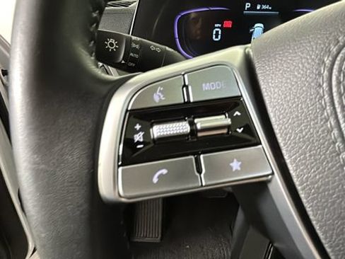 Used 2025 Kia Telluride S FWD image 15