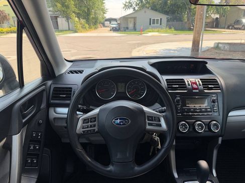 Used 2014 Subaru Forester 2.5i AWD/4WD image 26