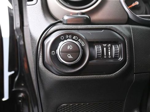 Used 2020 Jeep Gladiator Sport w/ Quick Order Package 24S image 17