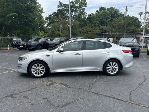 Used 2016 Kia Optima EX w/ Option Group 040 FWD image 6