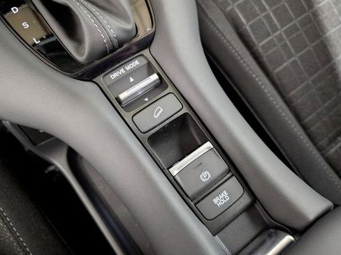 Used 2025 Honda HR-V LX image 23