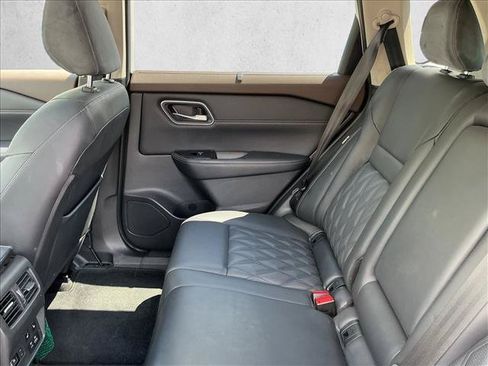Used 2021 Nissan Rogue Platinum AWD/4WD image 14