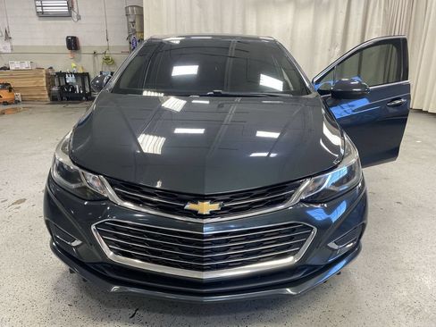Used 2017 Chevrolet Cruze Premier w/ Enhanced Convenience Package FWD image 39