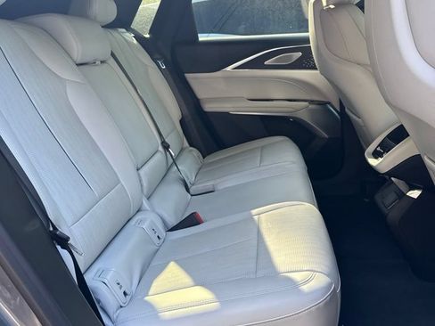 Used 2023 Cadillac Lyriq 2WD image 13