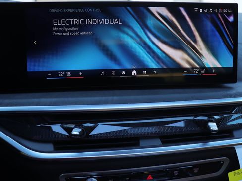 New 2026 BMW X5 xDrive50e w/ Climate Comfort Package image 33