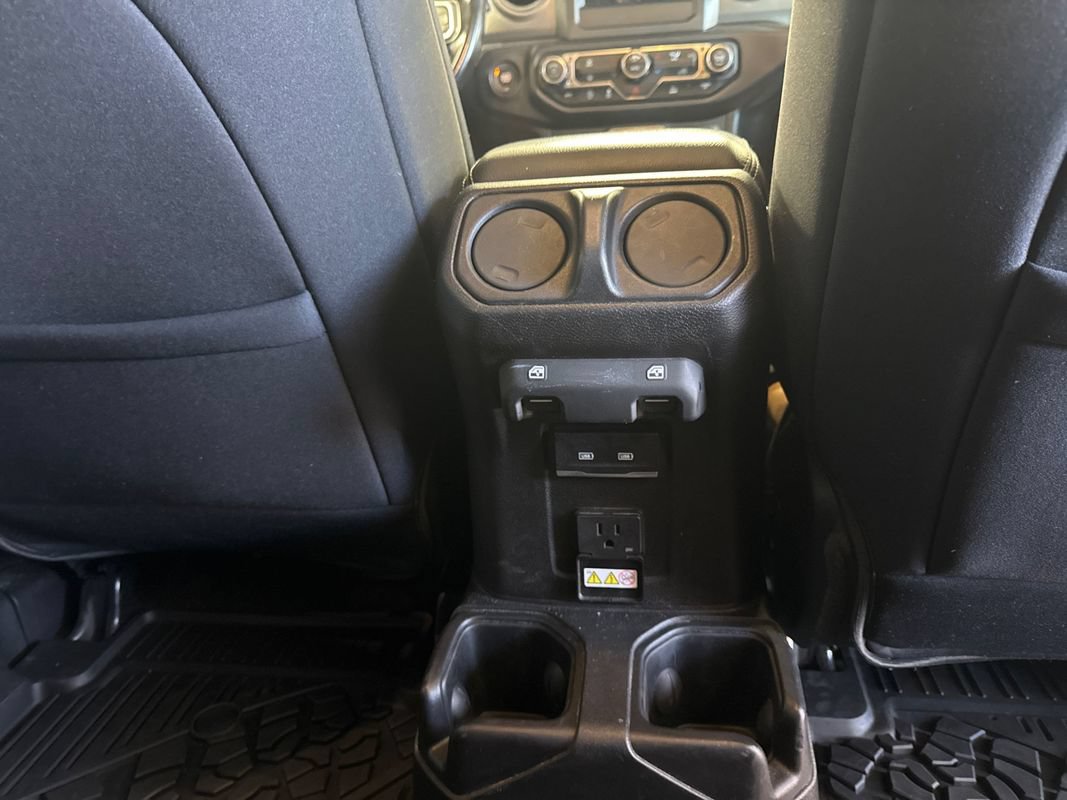 Used 2021 Jeep Wrangler Unlimited Sahara AWD/4WD image 37