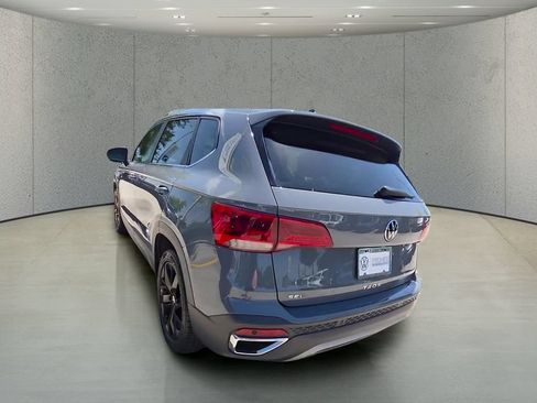 Used 2022 Volkswagen Taos SEL w/ Panoramic Sunroof Package FWD image 46
