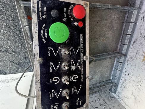 Used 2017 Ford F550 2WD Regular Cab Super Duty image 6