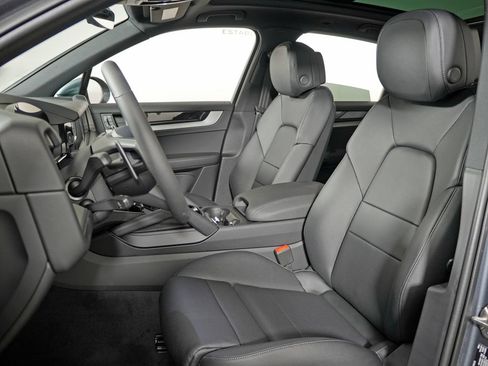New 2026 Porsche Cayenne AWD/4WD image 5