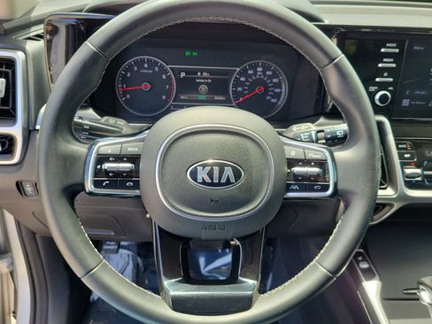 Used 2021 Kia Sorento S FWD image 21