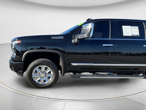 Used 2024 Chevrolet Silverado 3500 High Country w/ High Country Premium Package image 11