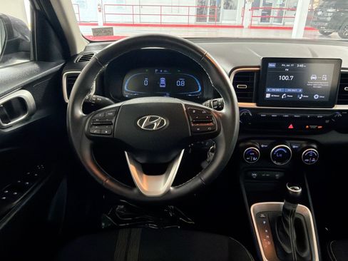 Used 2023 Hyundai Venue SEL FWD image 16