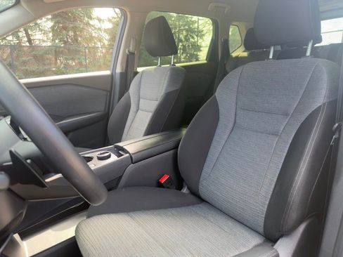 Used 2023 Nissan Rogue SV image 27