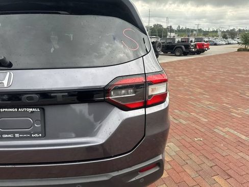 Used 2023 Honda Pilot EX-L image 11