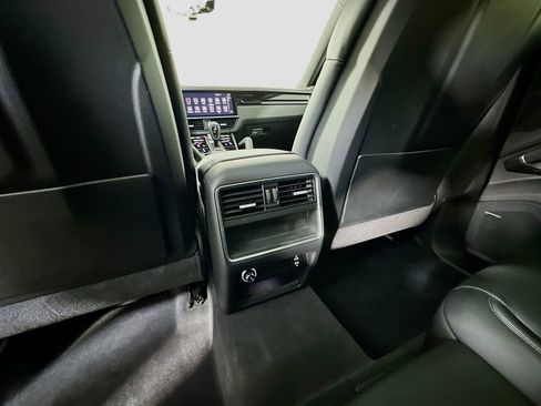 Certified 2022 Porsche Cayenne Coupe image 27