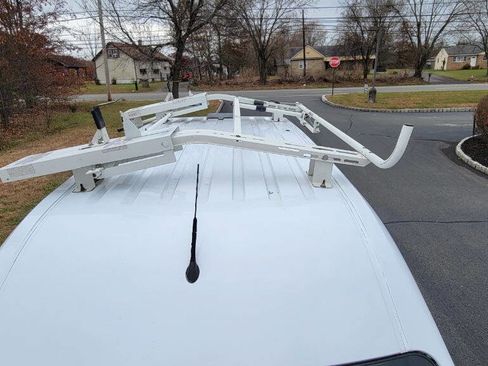 Used 2011 Ford Transit Connect XLT image 11