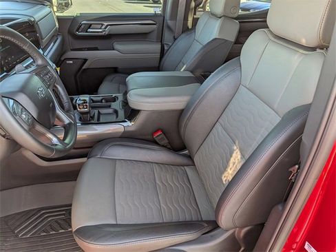 Used 2025 Chevrolet Silverado 1500 ZR2 w/ Technology Package image 10