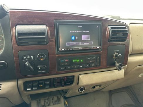 Used 2007 Ford F250 Lariat image 14