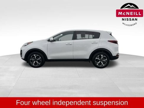 Used 2020 Kia Sportage LX image 4