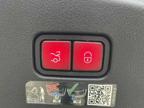 Certified 2024 Mercedes-Benz CLE 300 4MATIC Coupe image 11