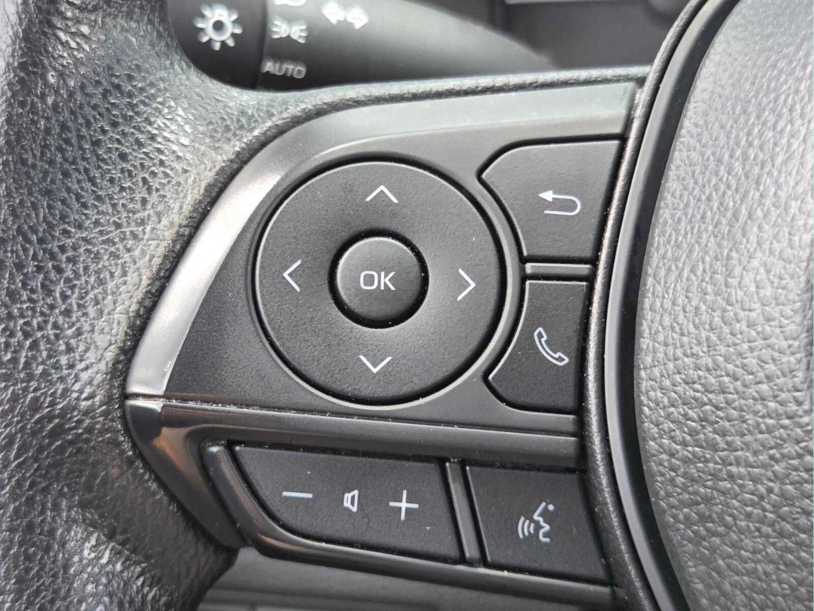 Used 2025 Toyota Corolla LE FWD image 32