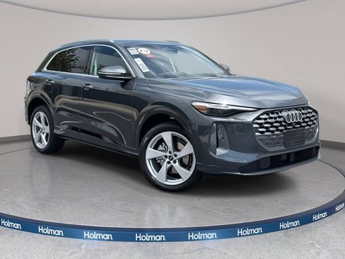 Certified 2025 Audi Q5 Premium w/ Premium Plus AWD/4WD image 5