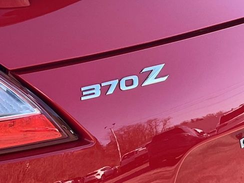 Used 2017 Nissan 370Z w/ Sport Package image 11