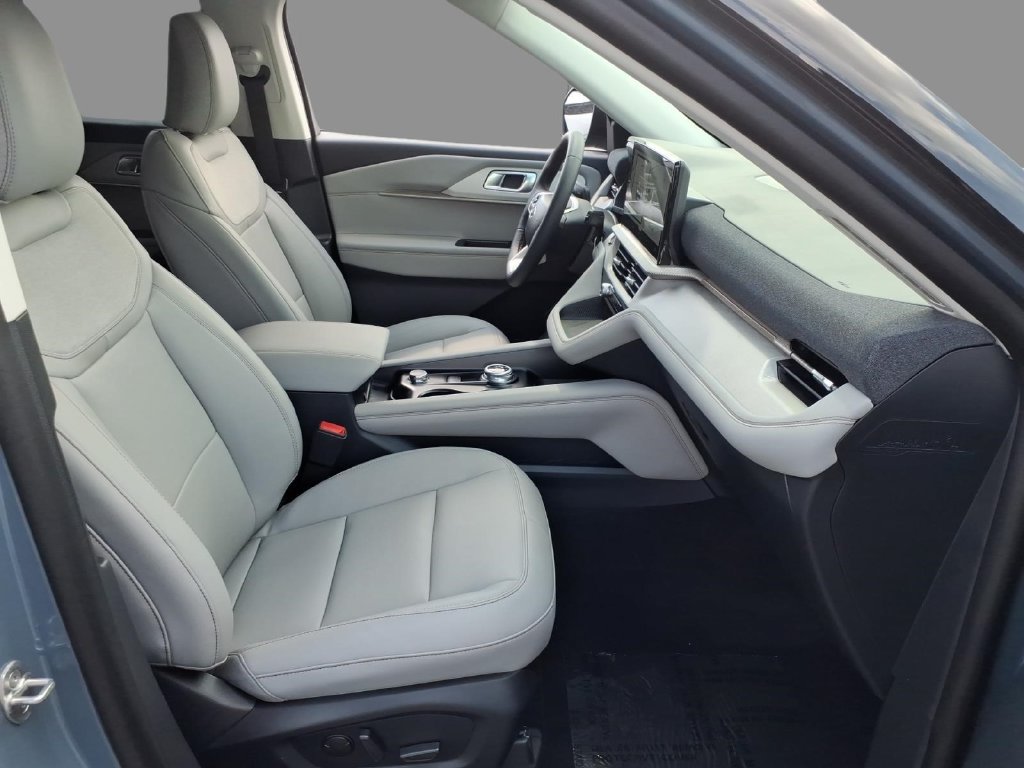 New 2026 Ford Explorer Active w/ Active Comfort Package AWD/4WD image 13