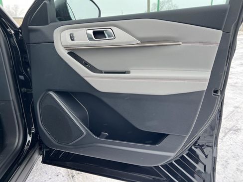 New 2026 Ford Explorer Active w/ Active Comfort Package image 16