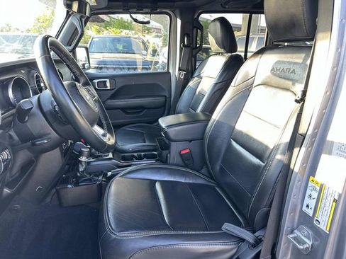 Used 2018 Jeep Wrangler Unlimited Sahara AWD/4WD image 18