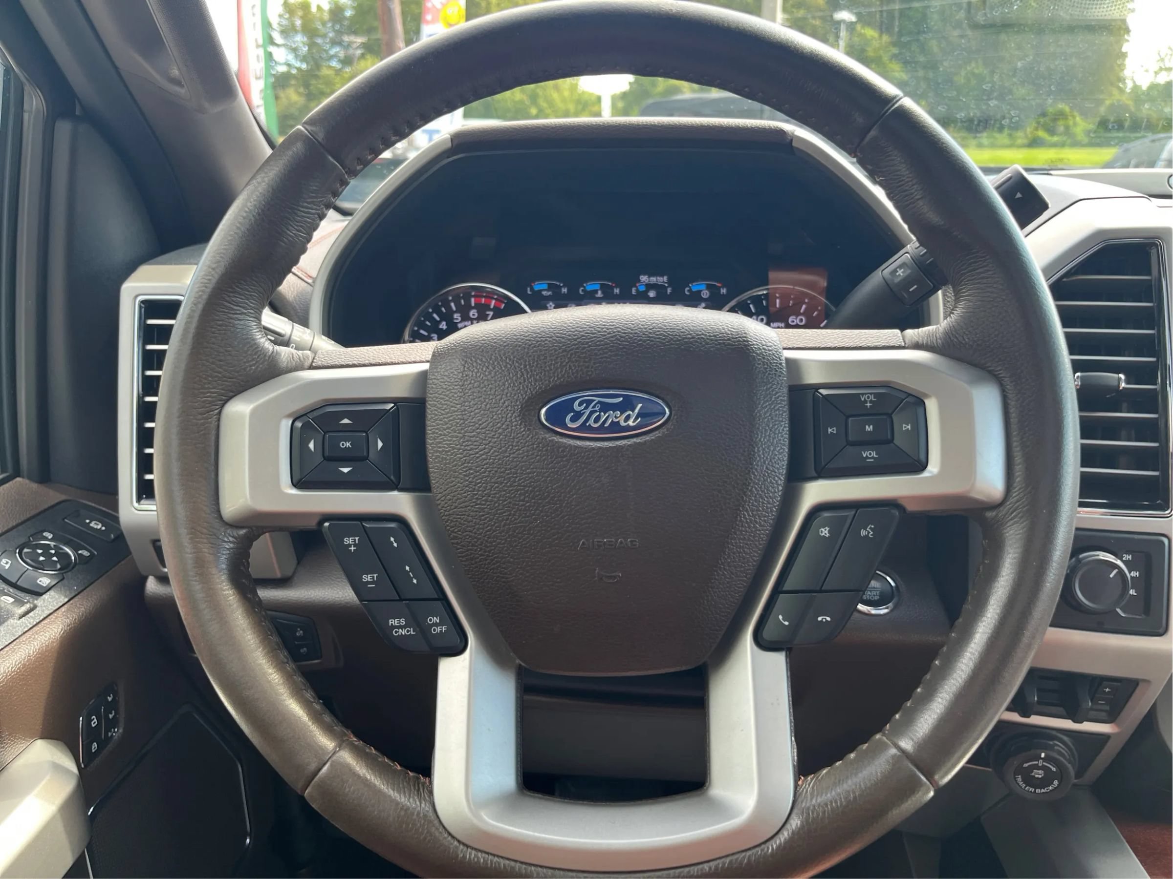 Used 2021 Ford F350 King Ranch w/ King Ranch Ultimate Package AWD/4WD image 17