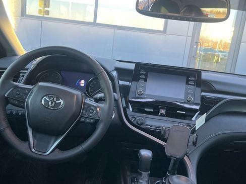 Used 2024 Toyota Camry SE w/ Cold Weather Package image 5