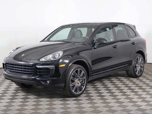 Used 2017 Porsche Cayenne AWD/4WD image 9