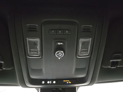 Used 2023 GMC Yukon XL SLT AWD/4WD image 31