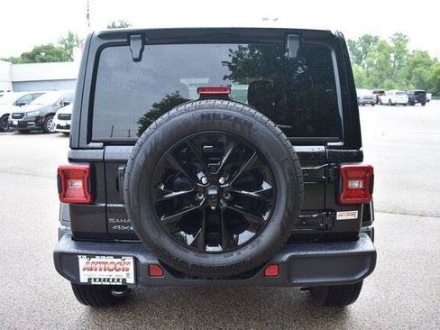 Used 2025 Jeep Wrangler Sahara 4xe AWD/4WD image 7
