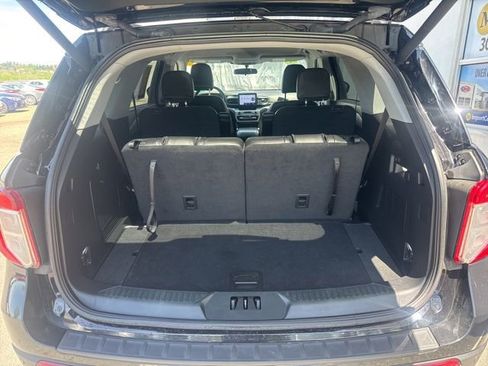 Used 2023 Ford Explorer XLT w/ Equipment Group 202A AWD/4WD image 15