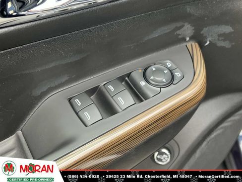 Used 2019 GMC Acadia SLE image 16