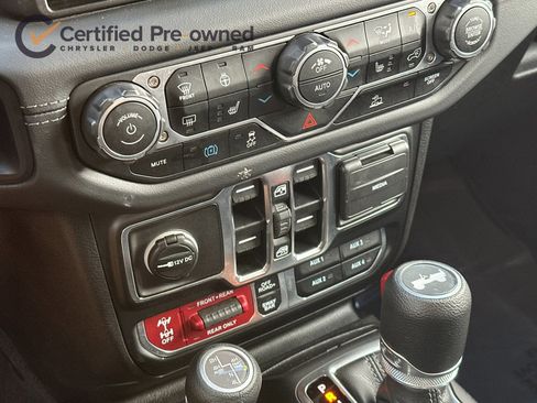 Certified 2025 Jeep Wrangler Unlimited Rubicon 4xe w/ Convenience Group AWD/4WD image 21