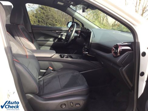 Used 2024 Chevrolet Blazer EV RS image 25