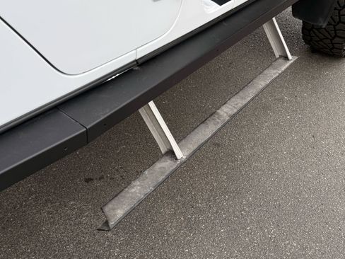 Used 2021 Jeep Gladiator Overland image 25